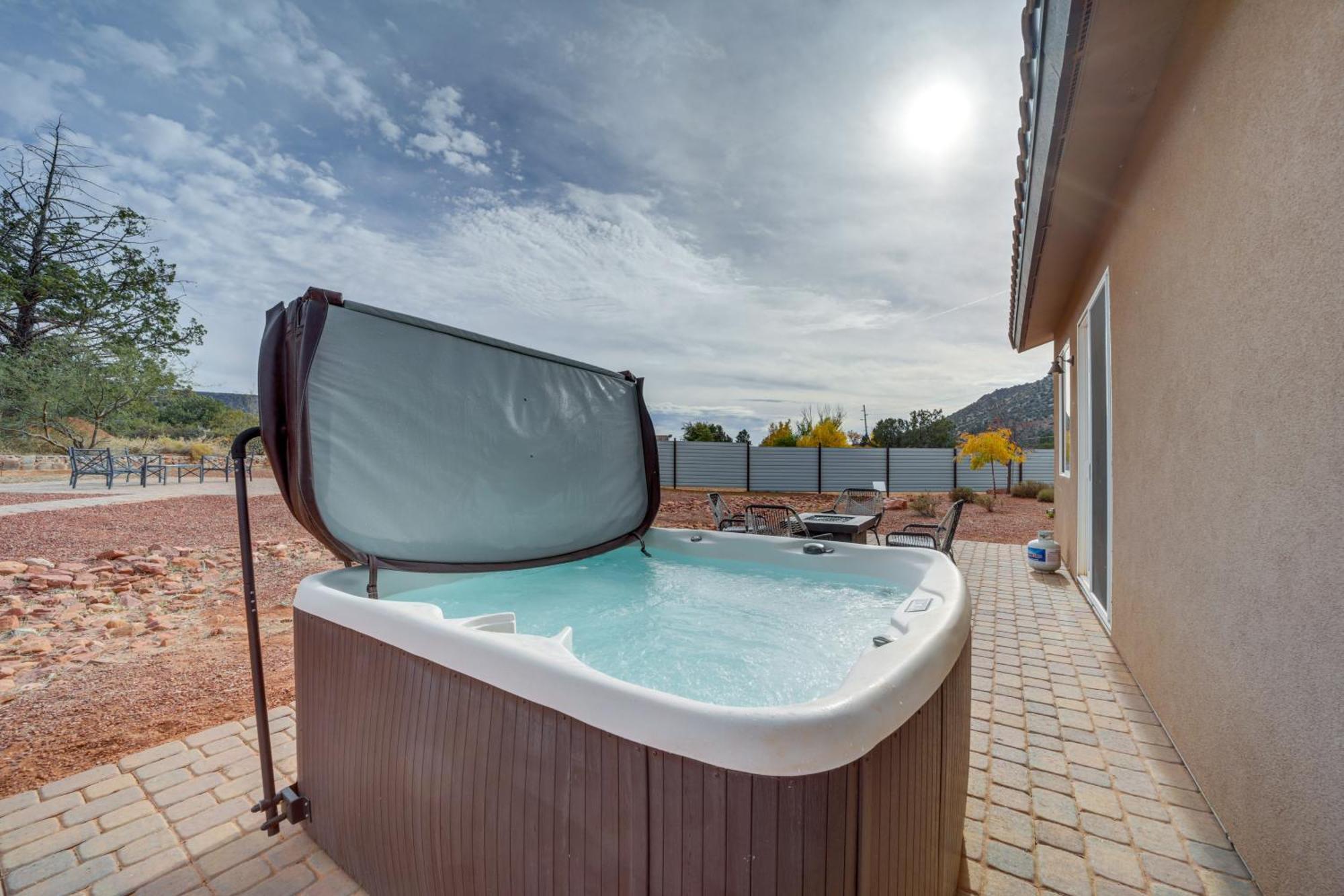 Red Rock Dog-Friendly Home Near Hiking Trails! Sedona Luaran gambar